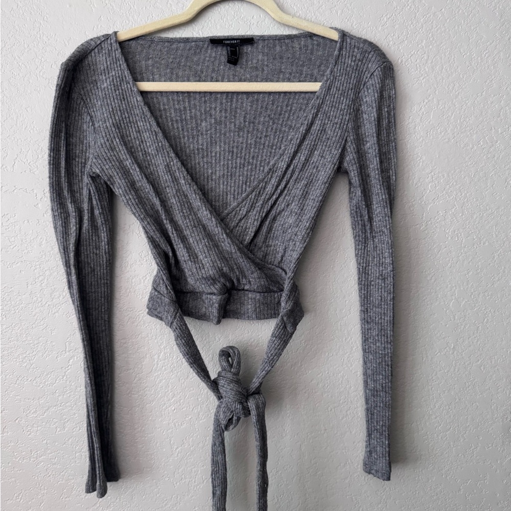 Forever 21 Gray Ribbed Wrap Crop Top